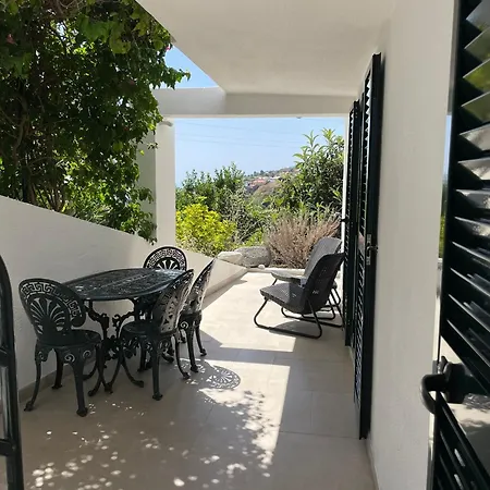 Apartment Jardim - Adults-only With A Freestanding Bathtub And Garden View