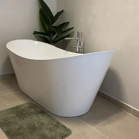 Jardim - Adults-only Met Vrijstaand Bad En Tuinzicht *